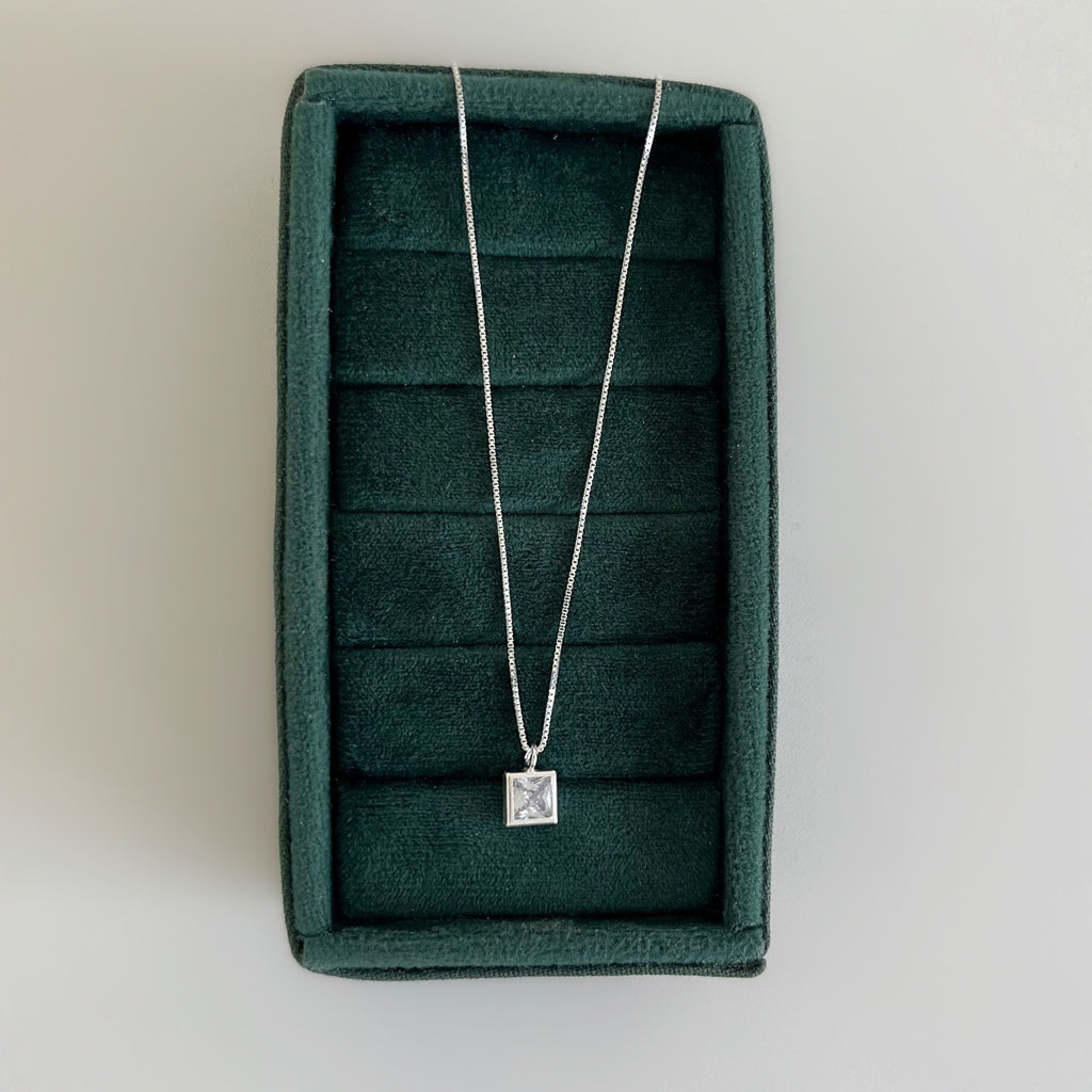 Conjunto de Prata 925 Zircônia Quadrada Branca Cravação Inglesa