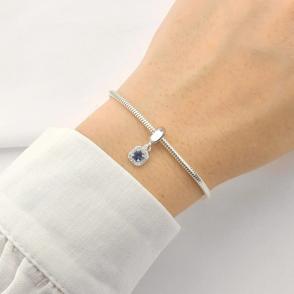 Berloque Cravejado Ponto de Luz