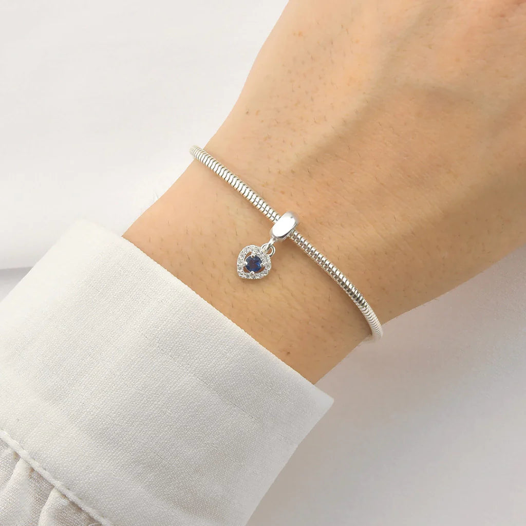 Berloque Coração Cravejado Ponto de Luz