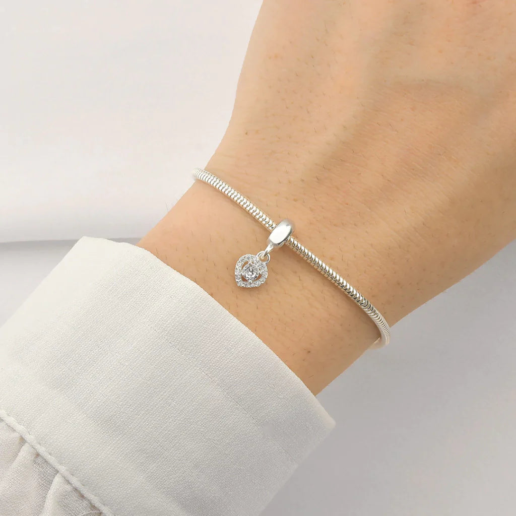 Berloque Coração Cravejado Ponto de Luz